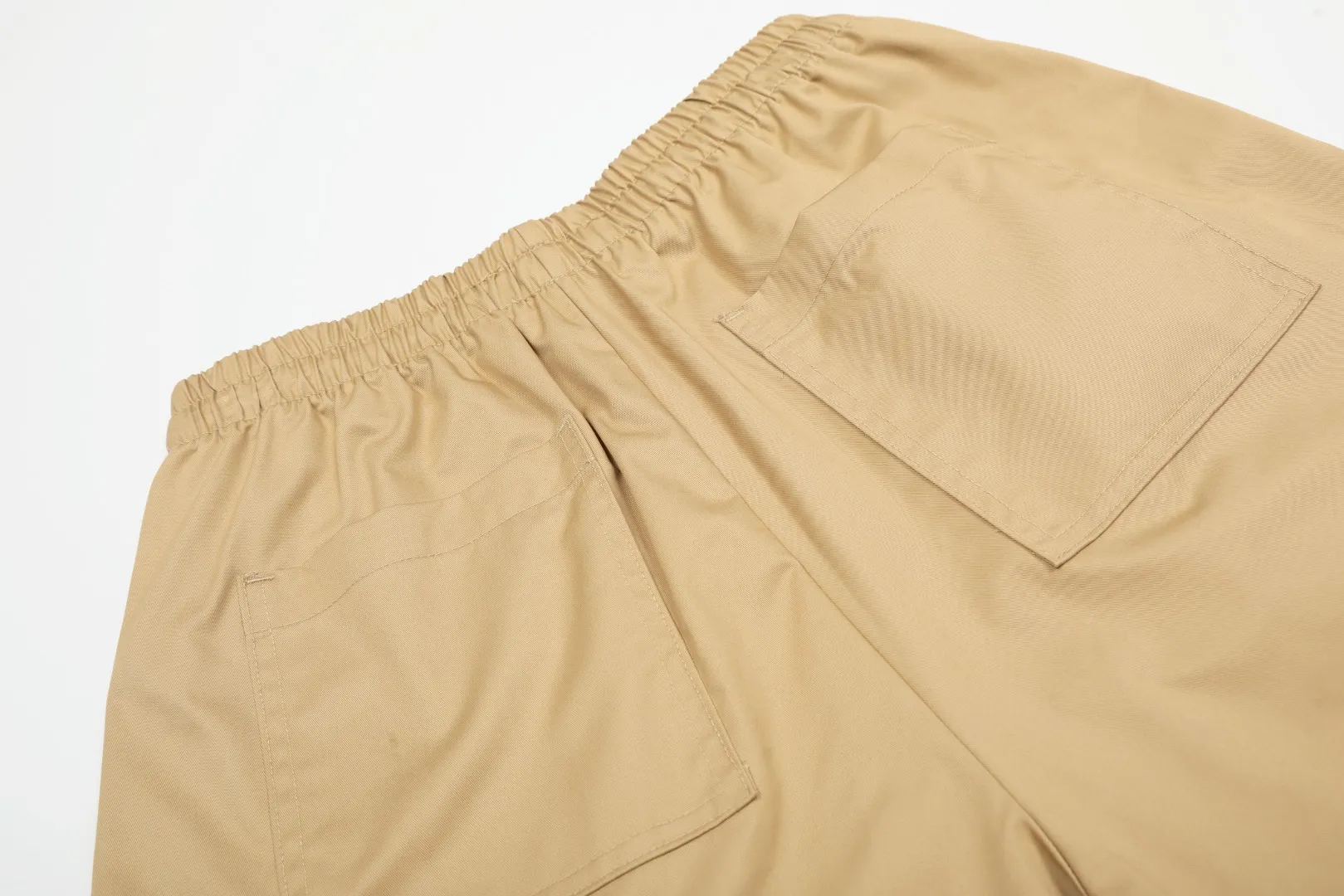 P166 💰 "Top quality" Style number: 1102# [Ralph Lauren Paul small label war horse basic classic shorts] ✅Ralph Lauren Ralph Lauren dopamine war horse small label outdoor shorts ✅Summer fresh, classic and versatile drawstring basic classic shorts ✅Lazy style must-have item The upper body has a fresh feeling ✅Nylon silk floss is smooth and soft, highly breathable and not stuffy ✅Specialized for platform live broadcast, wholesale entity, summer running volume ✅Simple and easy to match, light American style, super great ✅Standard for summer, small and sexy is YYDS, a must-have for petite girls. Size: S-L #Elastic waistline can be stretched. Color: Black, White, Light Blue, Off-white, Pink, Light Green, Khaki